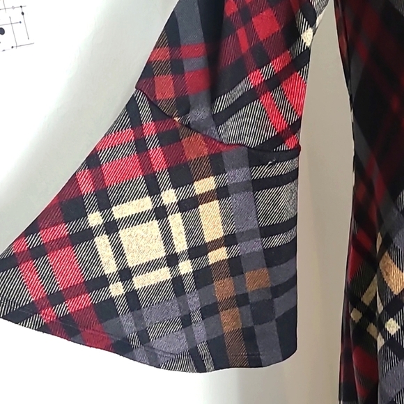 Jessica Howard Multicolor Plaid Dress with Bell Sleeves, Size Medium - Picture 5 of 10